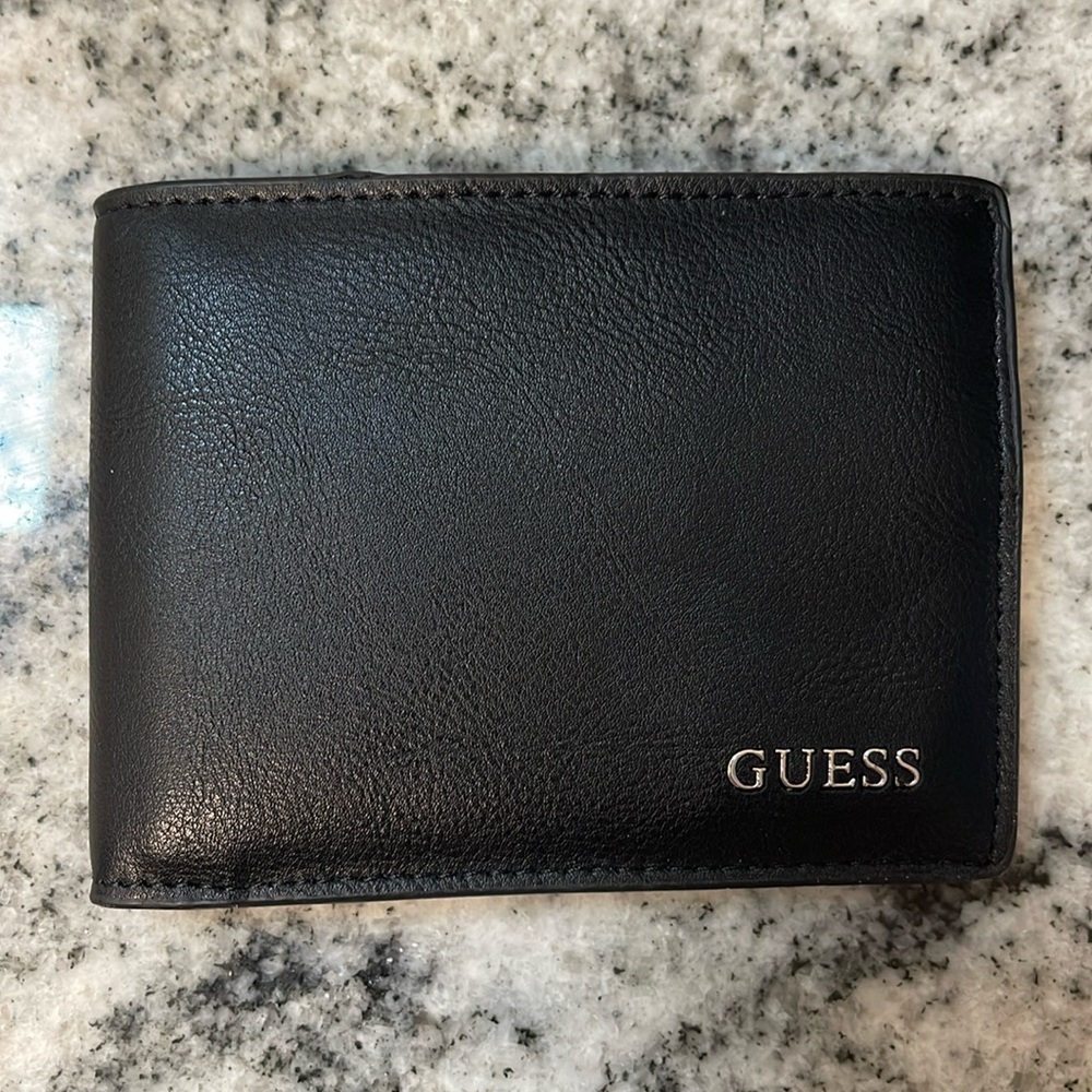 Guess Men’s Wallet